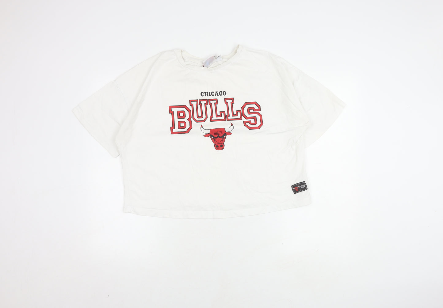NBA Unisex White Bulls T-Shirt, Size 14, Embroidered Sports Style