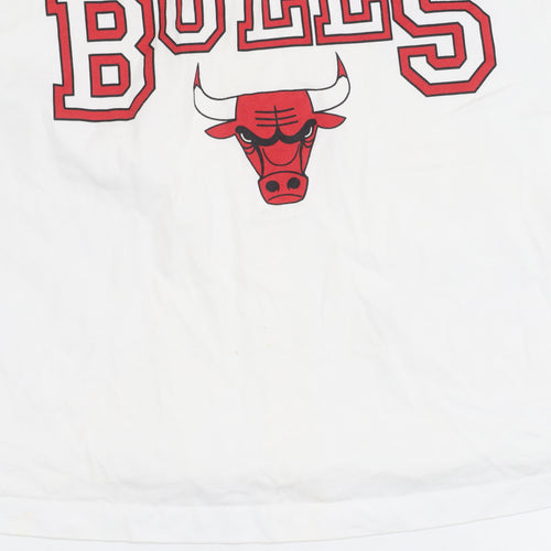 NBA Unisex White Bulls T-Shirt, Size 14, Embroidered Sports Style