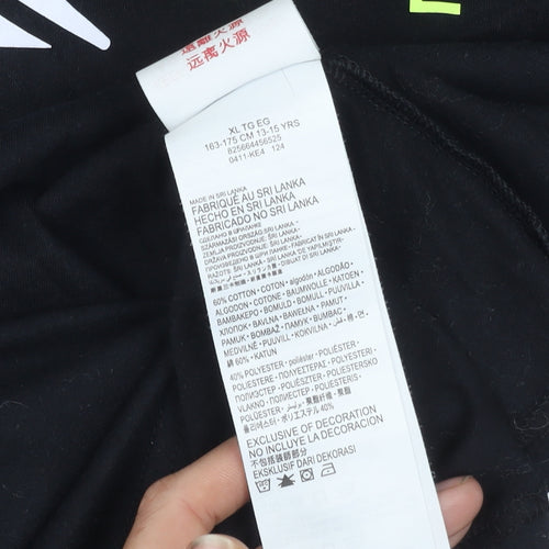 Nike Boys' Black XL T-Shirt with Logo Design