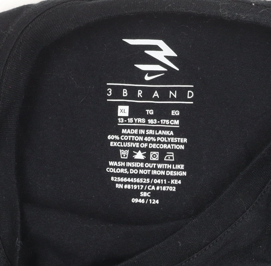 Nike Boys' Black XL T-Shirt with Logo Design