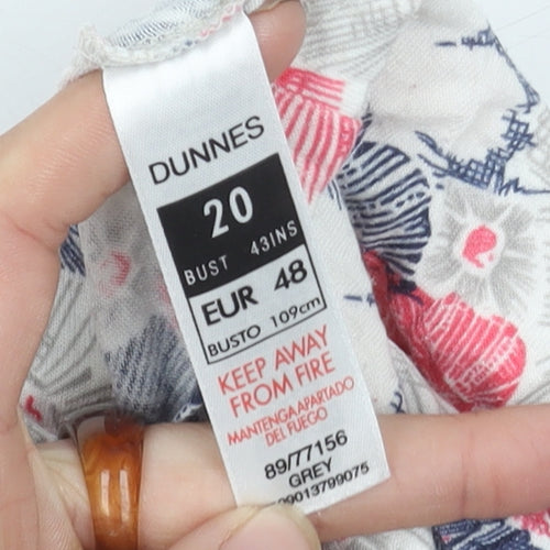 Dunnes Women's Floral T-Shirt Size 20 V-Neck Short Sleeve