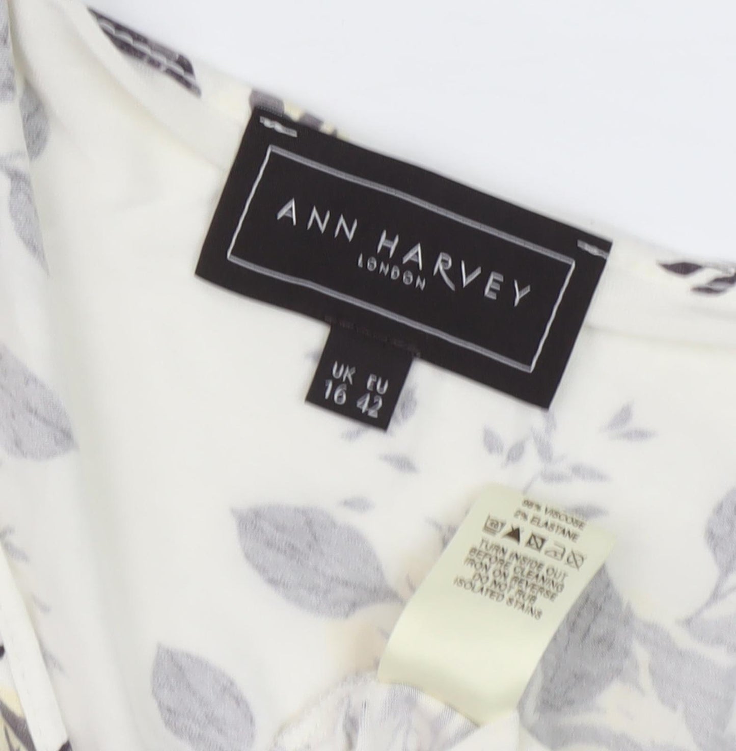 Ann Harvey Women's Floral Top 3/4 Sleeve Size 16