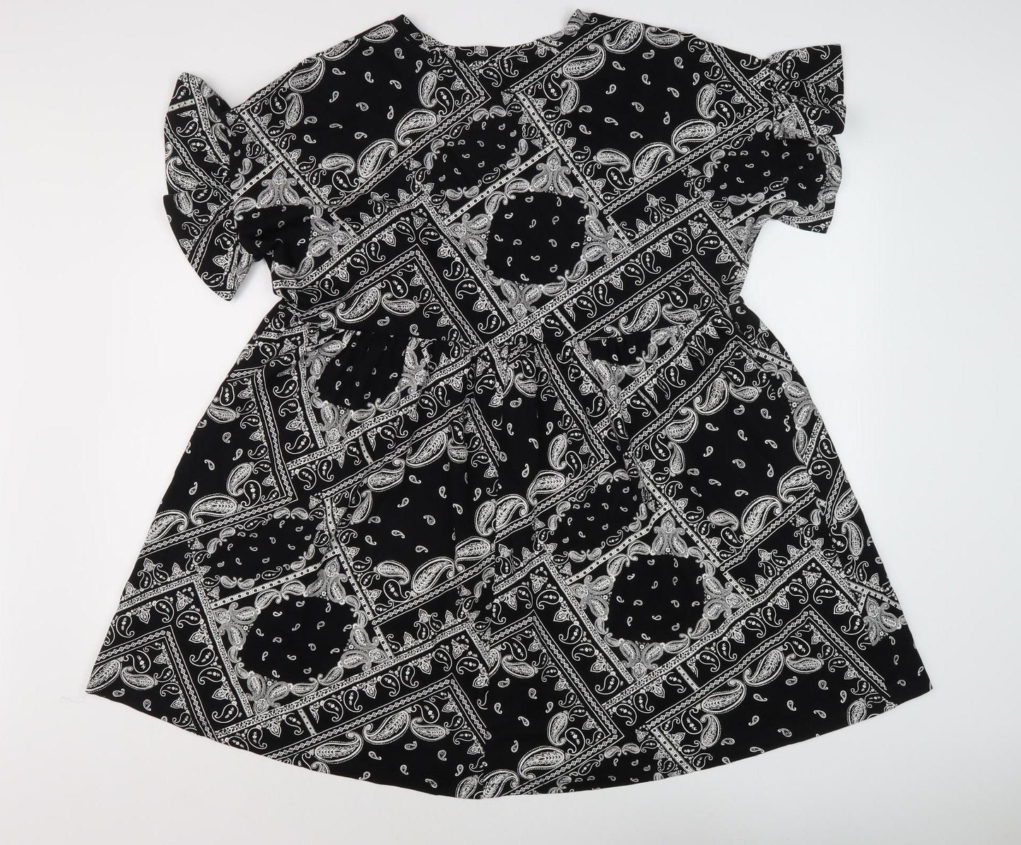 New Look Women's Black Paisley Top Size 12
