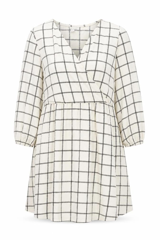 Front view of AVA & VIV Women's XL Black & White Check Dress