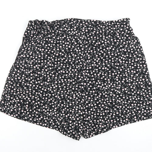 Monki Women's Black Floral Print Shorts S