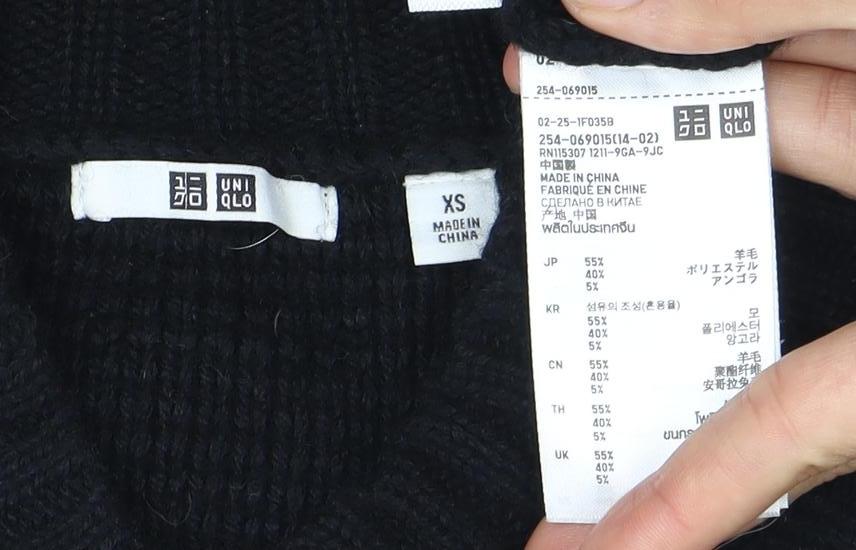 UNIQLO Women’s Black Pullover V-Neck Jumper XS