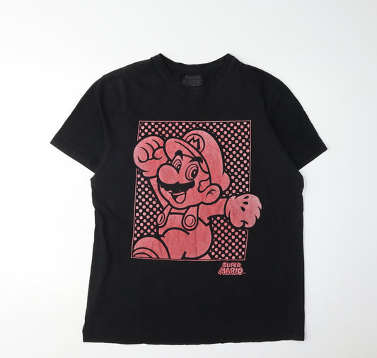 Front view of Difuzed Men's Black Super Mario Graphic T-Shirt L