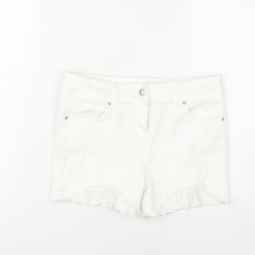 Next Women’s White Cut-Off Shorts Size 8