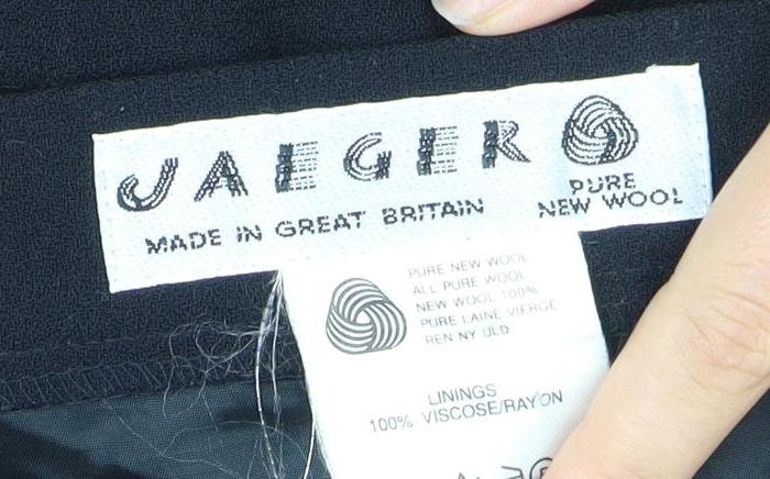 Jaeger Women's Black Pleated Skirt, Size 18