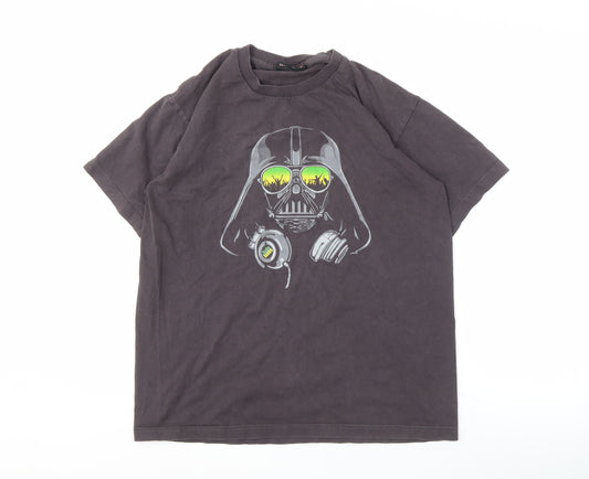 Front view of UNFLEDGED Men's Star Wars XL Graphic Black T-Shirt