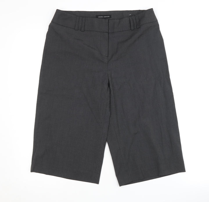 Laura Ashley Women's Black Bermuda Shorts Size 10