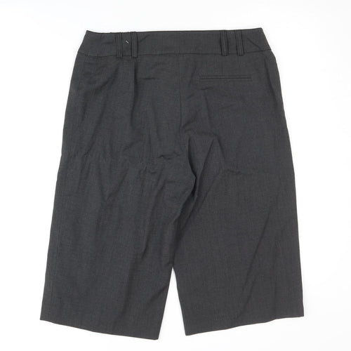 Laura Ashley Women's Black Bermuda Shorts Size 10