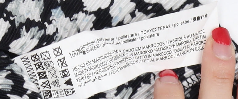 Pull&Bear Women's Black Floral Fit & Flare Dress M