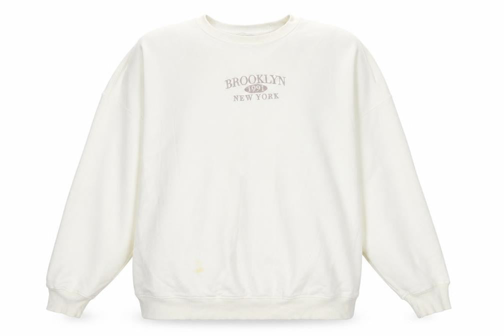 Front view of New Look Women's Ivory Graphic Sweatshirt - L