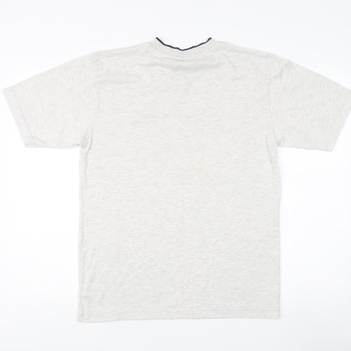 Umbro Men's Grey V-Neck T-Shirt Size S
