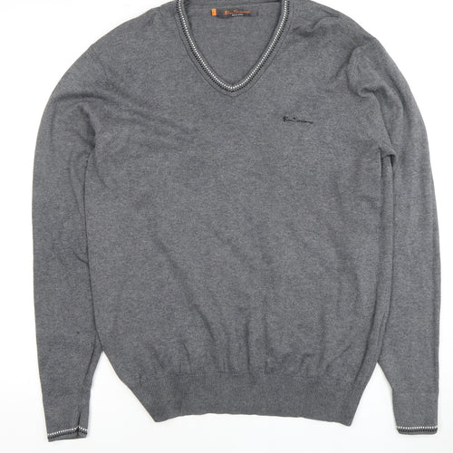 Ben Sherman Men's Grey V-Neck Jumper, Size Medium.