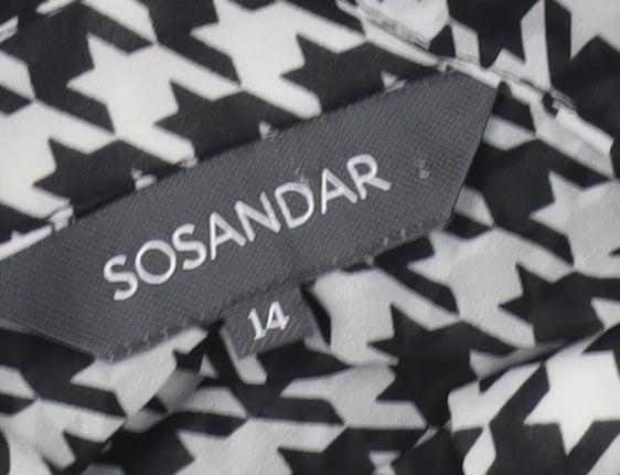 SOSANDAR Women's Black Houndstooth Button-Up Shirt