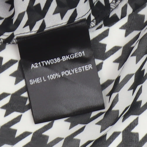 SOSANDAR Women's Black Houndstooth Button-Up Shirt