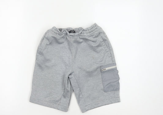 The North Face Boys Grey Sweat Shorts L - Casual Style