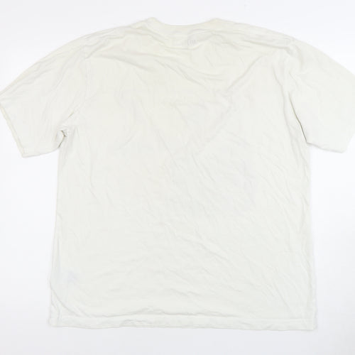 Uniqlo Men's XL White Naruto Anime T-Shirt