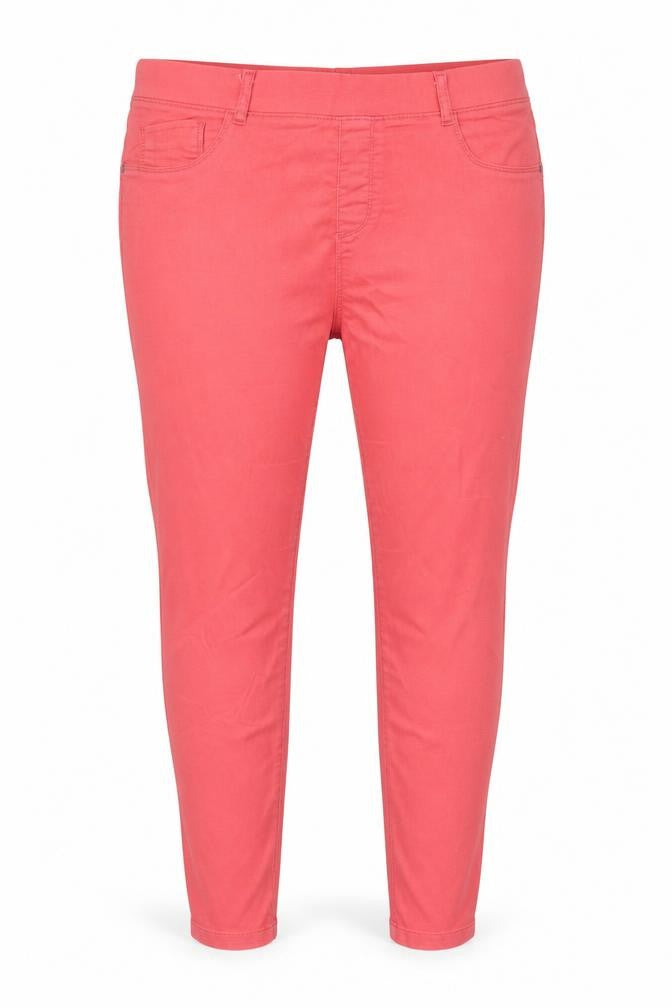 Front view of Dorothy Perkins Women's Red Jegging Jeans, size 18 Slim