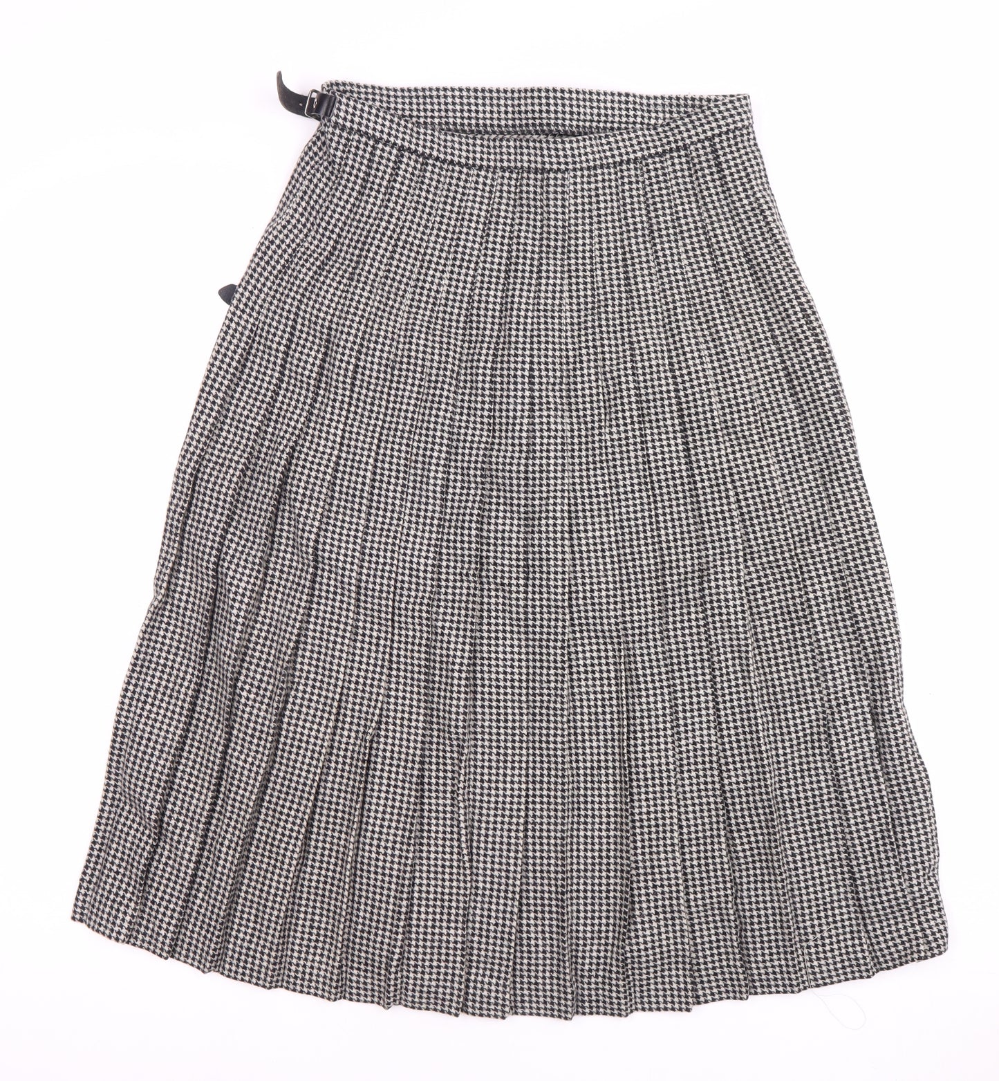 Border-Kilts Women's Black & White Pleated Skirt, Size 14