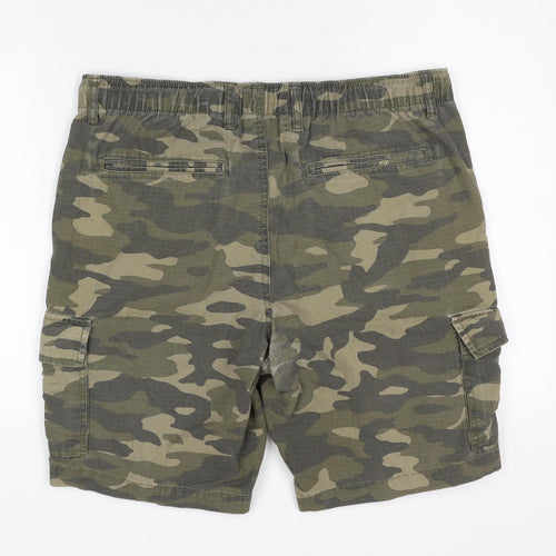 Red Herring Men's Green Camouflage Cargo Shorts Size 34