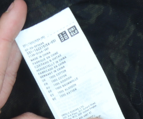 Uniqlo Men's Green Camouflage Button-Up Shirt M