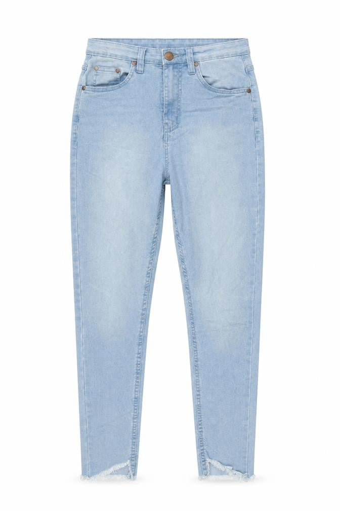 Front view of PRETTYLITTLETHING Women's Blue Denim Jeans UK 8