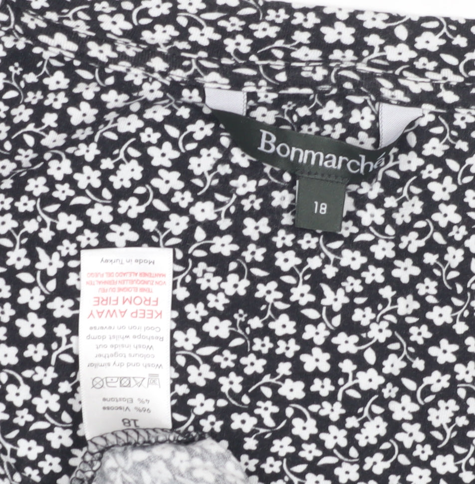Bonmarché Women's Black Floral T-Shirt Size 18