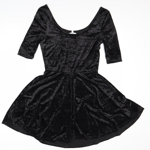 New Look Women’s Black Velvet Scoop Neck Dress