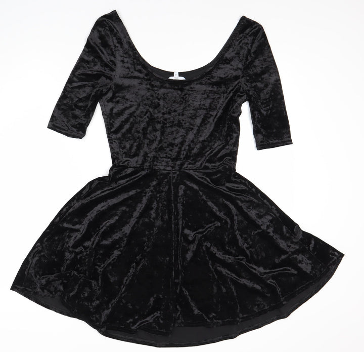 New Look Women’s Black Velvet Scoop Neck Dress