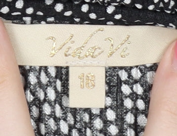 Vida Vi Women's Black Geometric Blouse Size 18