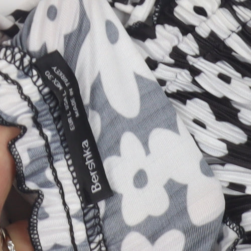 Bershka Women's Black Floral Camisole Size 12