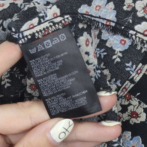 Urban Outfitters Women's Black Floral Blouse
