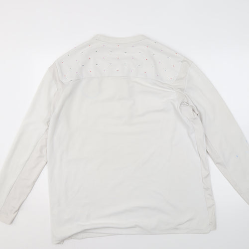 Umbro Men's White Football Jersey Size 48