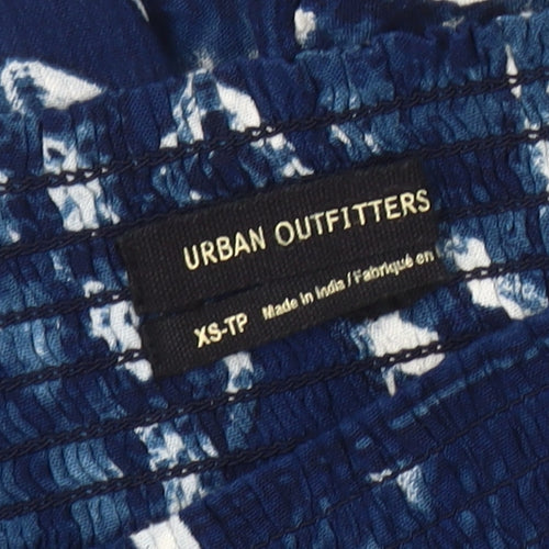 Urban Outfitters Women's Blue Geometric Shorts XS