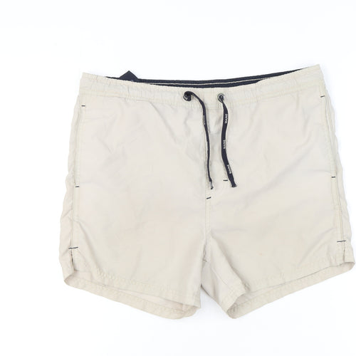 Maine New England Men's Beige Casual Shorts S