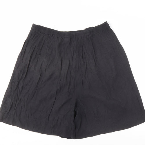 Bonmarché Women's Black Relaxed-Fit High-Rise Shorts