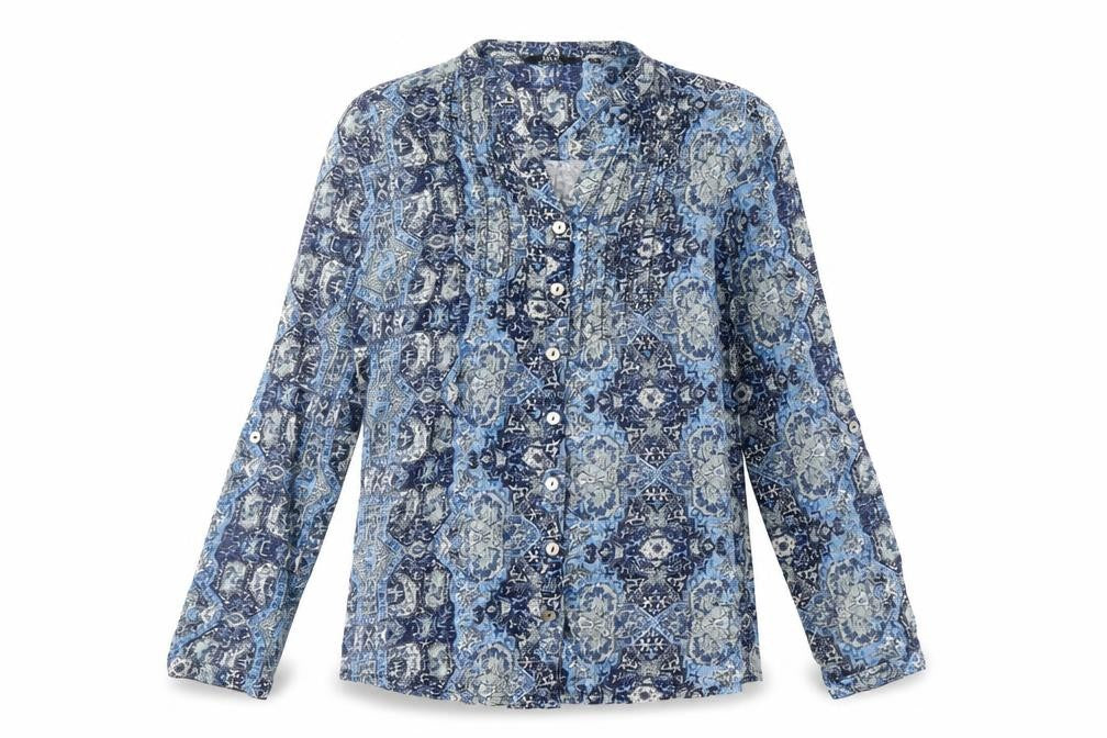Front view of Isle Essentials Women's Blue Button-Up Shirt, size 10