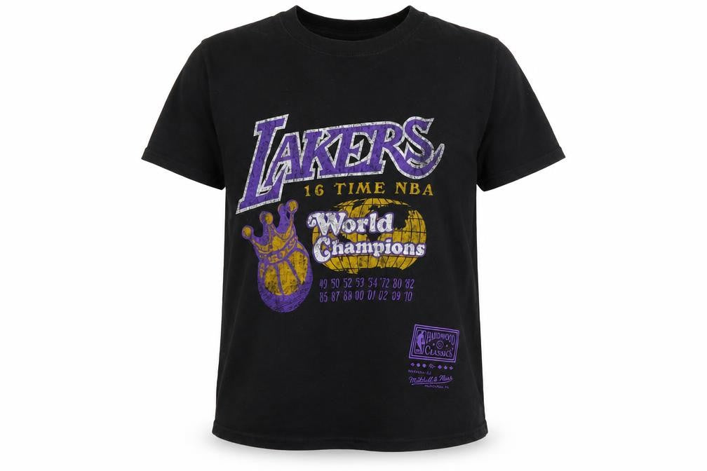 Front view of Mitchell & Ness boys’ black xs graphic nba t-shirt