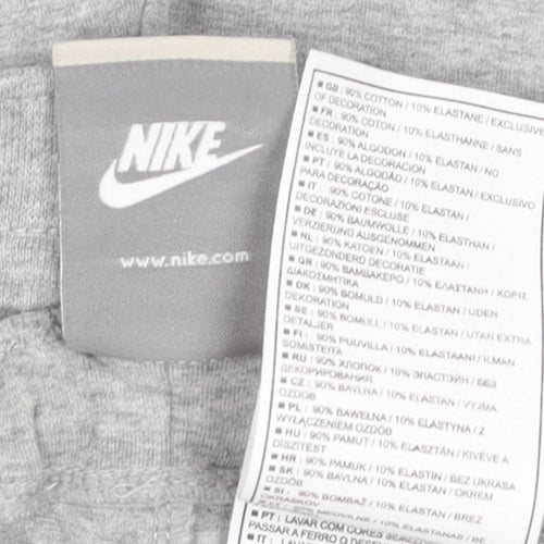 Nike Women's Grey Sweat Shorts Size 6 - Sporty Activewear