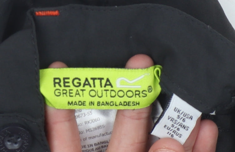 Regatta Boys Black Active Shorts 5-6 Years with Pockets