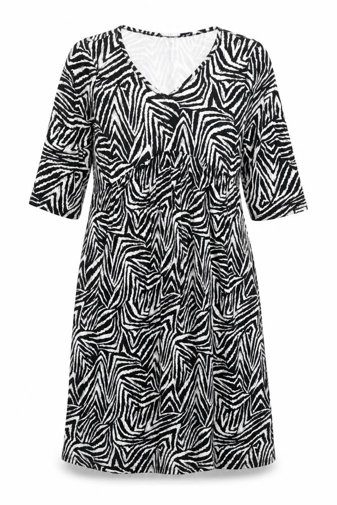 Front view of Bonmarché Women's Multicoloured Dress, size 18