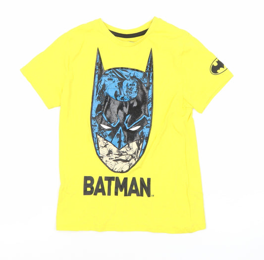 Front view of Batman boys’ yellow batman t-shirt 6-7 years graphic superhero