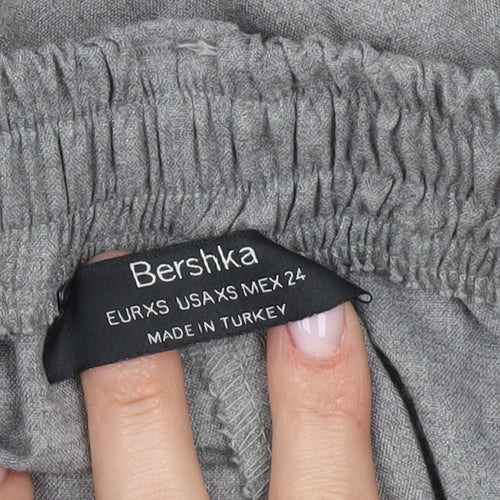 Bershka Women's Grey Cropped Trousers XS