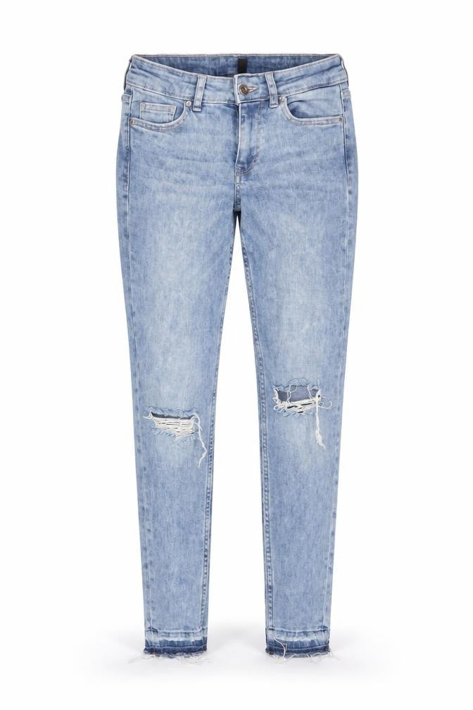 Front view of H&M Women's Blue Skinny Slim Jeans, size 6