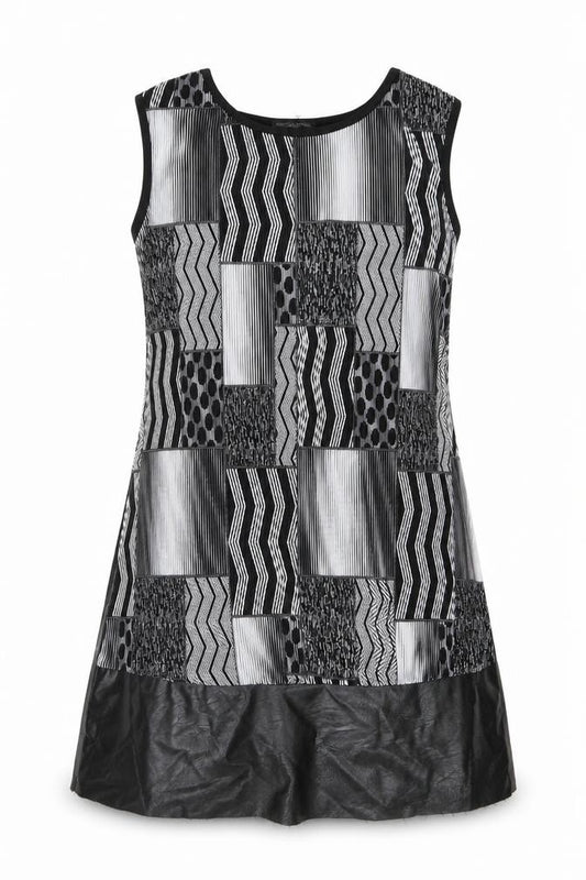 Front view of New Collection Italy Women's Black Geometric Casual Dress