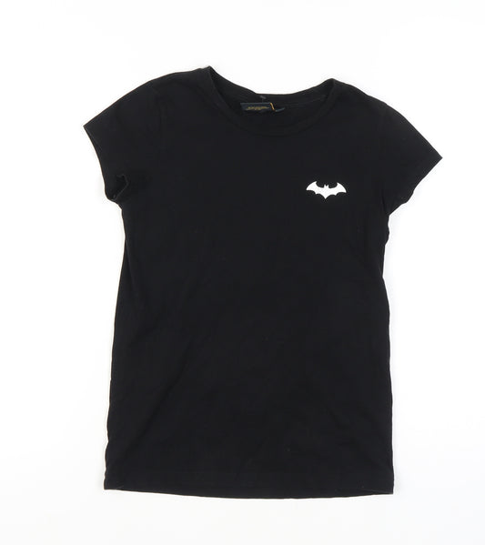Front view of Batman unisex black xs basic t-shirt