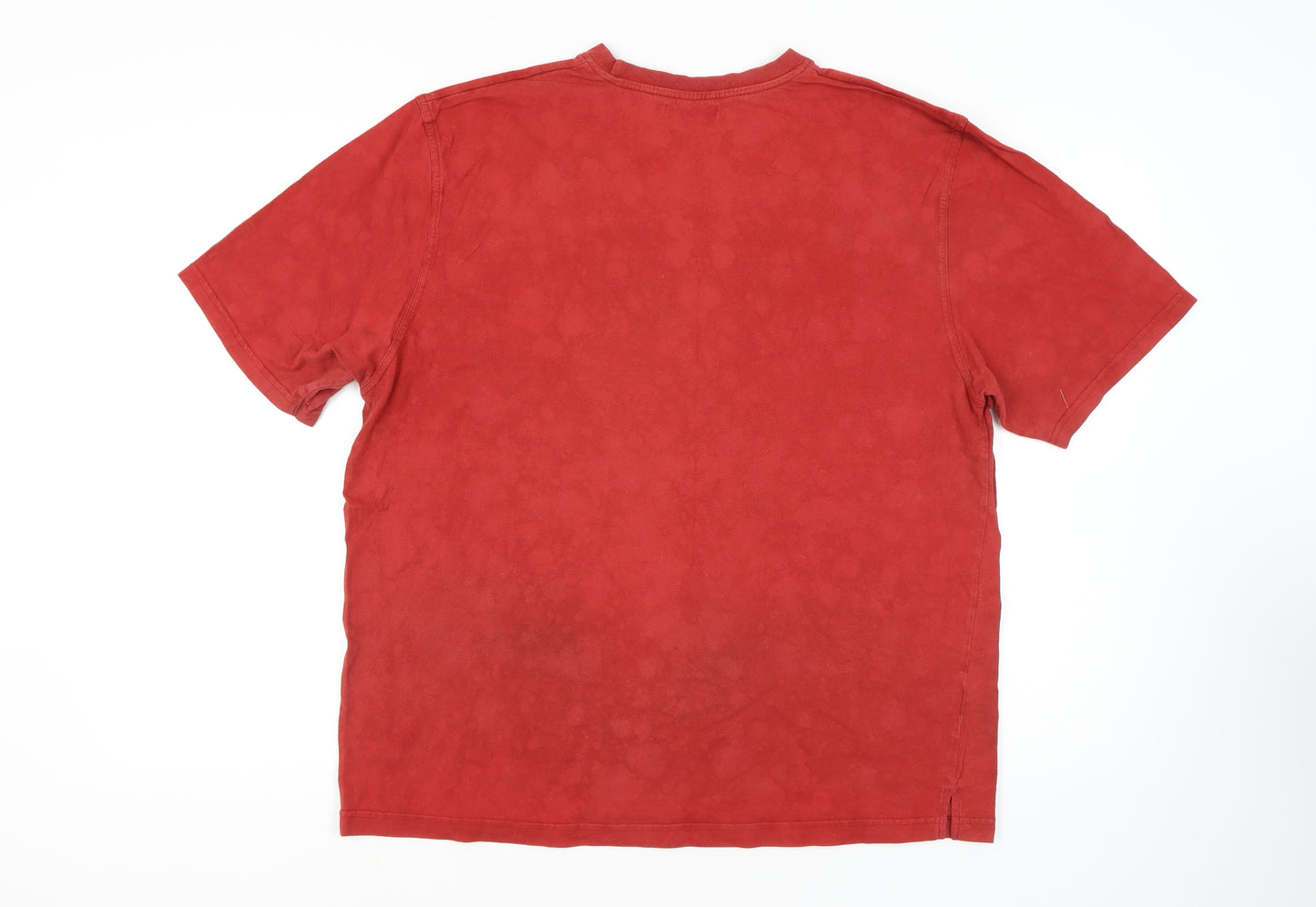 armando Men's XL Red Retro Graphic T-Shirt